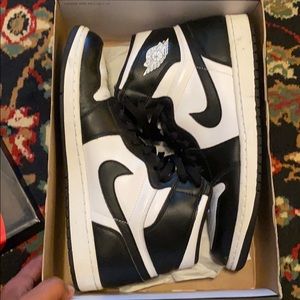 Jordan 1 high black and white